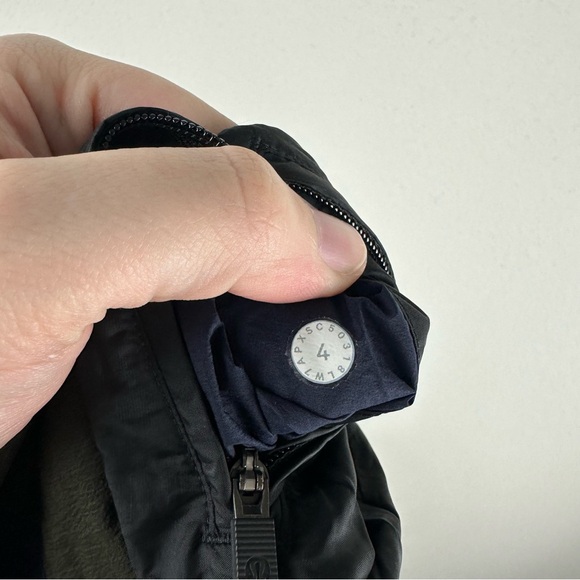 Lululemon Dark Blue Green Athletic Athleisure Lightweight Patch Game Shorts 4 - Picture 7 of 7